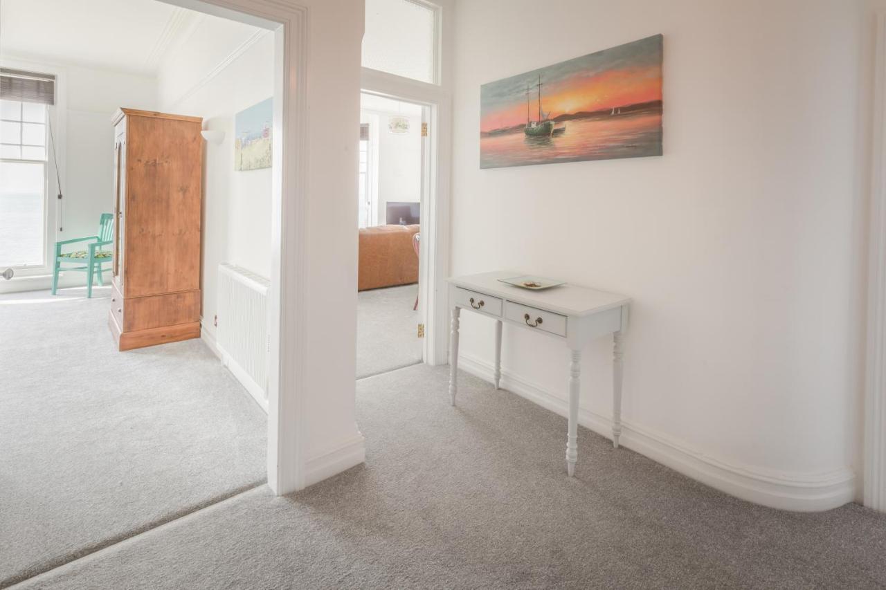Pier View Apartment Totland  Exterior photo